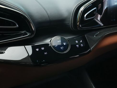 Used 2025 Ferrari Purosangue image 13