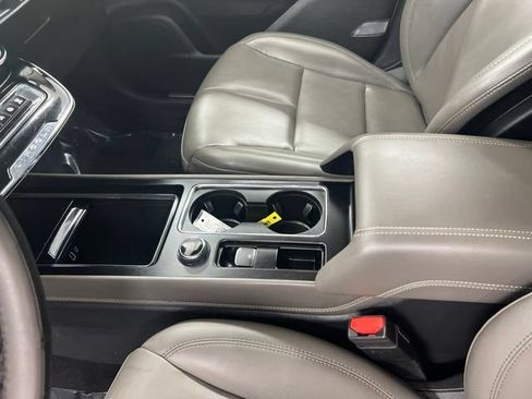 Certified 2024 Lincoln Corsair AWD image 15