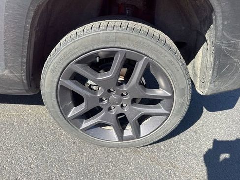 Used 2021 Jeep Renegade Latitude image 6