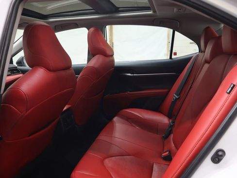 Used 2020 Toyota Camry XSE w/ Navigation Package image 15