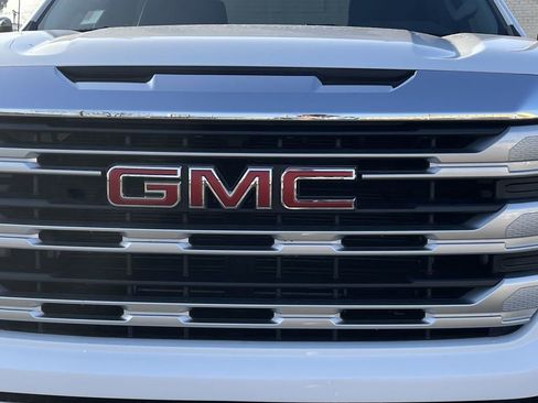 Used 2023 GMC Sierra 1500 SLE image 30
