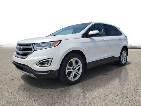 Used 2018 Ford Edge Titanium w/ Equipment Group 301A AWD/4WD image 2
