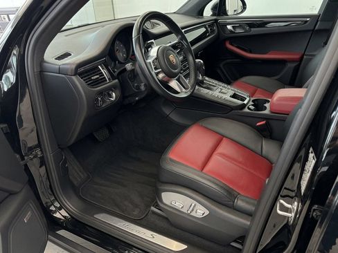 Used 2019 Porsche Macan S AWD/4WD image 2