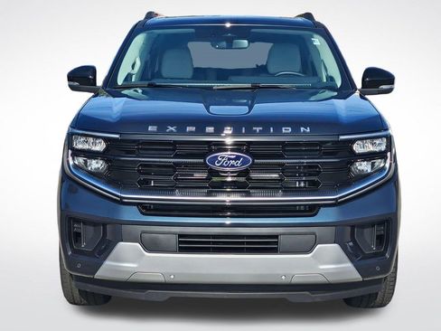 New 2026 Ford Expedition Platinum image 4