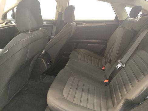 Used 2020 Ford Fusion SE image 18