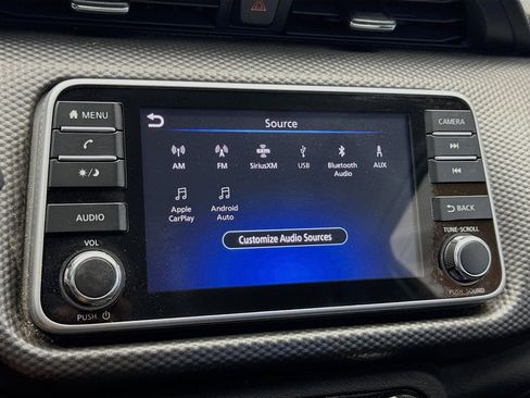 Used 2019 Nissan Kicks SV image 10