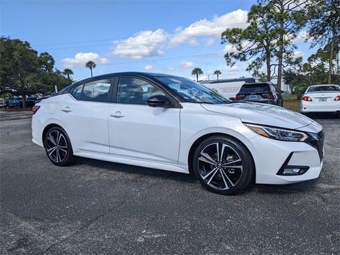 Used 2021 Nissan Sentra SR w/ SR Premium Package image 2