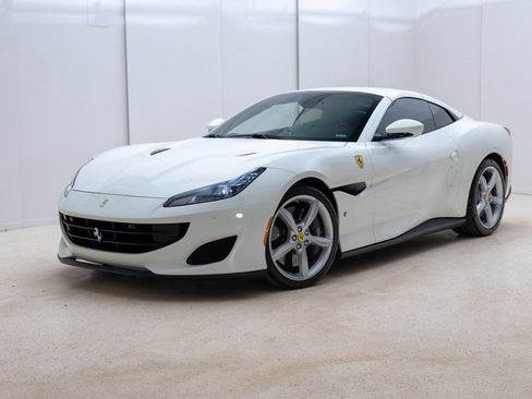 Used 2019 Ferrari Portofino Base image 3