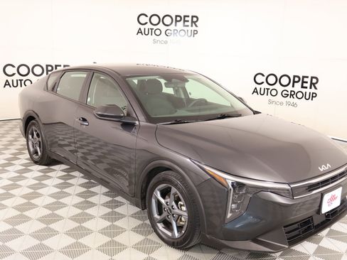 Used 2025 Kia K4 FWD image 1