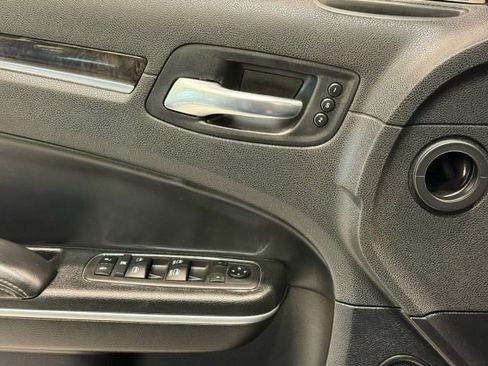 Used 2022 Chrysler 300 Touring L w/ Safetytec Plus Group image 12