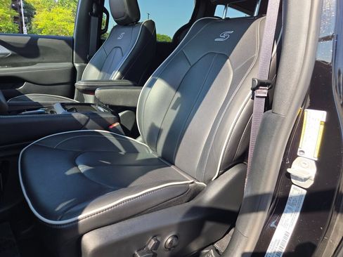 Used 2026 Chrysler Pacifica Limited w/ S Appearance Package AWD/4WD image 34