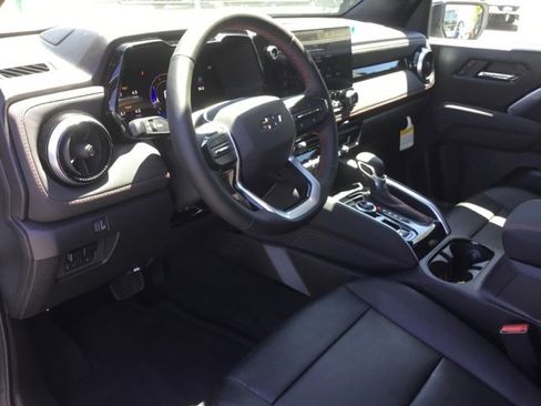 New 2025 Chevrolet Colorado Z71 w/ Technology Package image 12