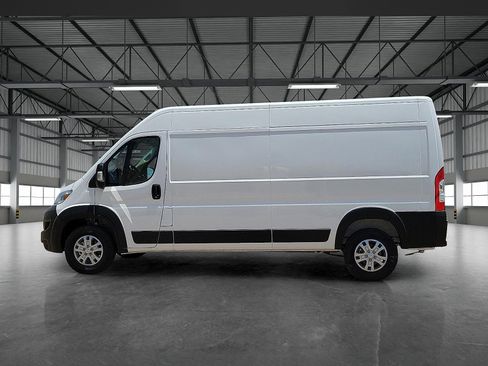 New 2025 RAM ProMaster 2500 w/ Quick Order Package 22G SLT image 2