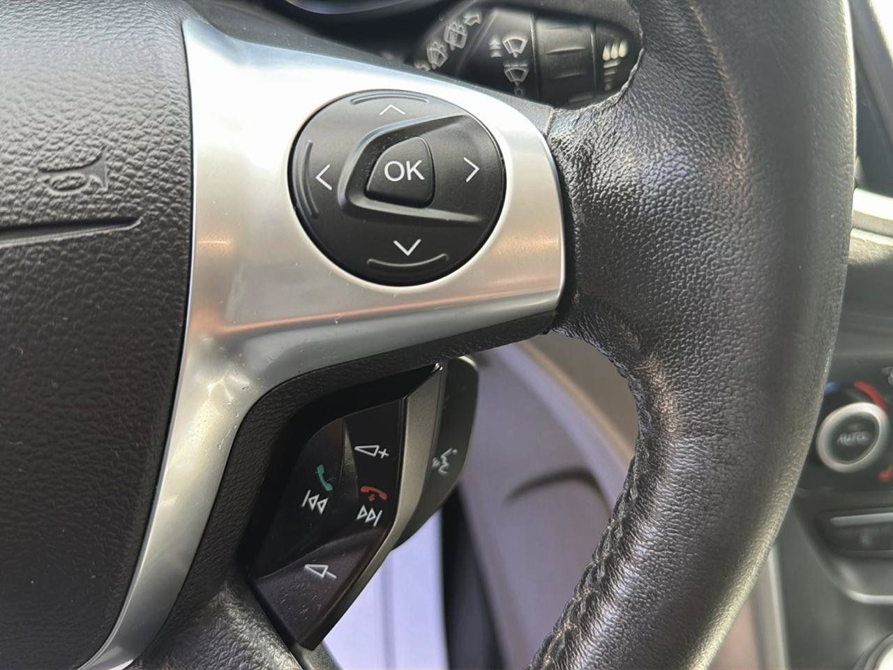 Used 2018 Ford C-MAX SE w/ Cold Weather Package FWD image 13
