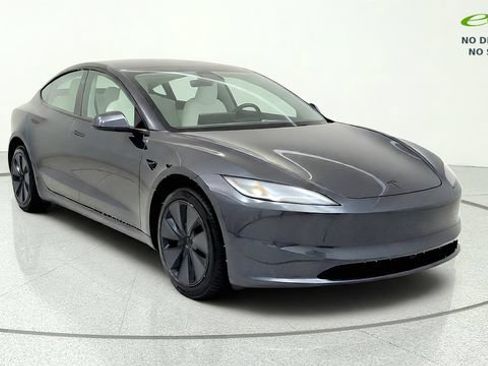 Used 2026 Tesla Model 3 RWD image 1