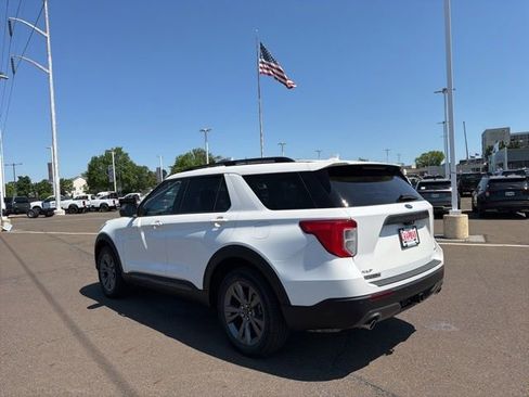 Certified 2023 Ford Explorer XLT w/ Equipment Group 202A AWD/4WD image 7