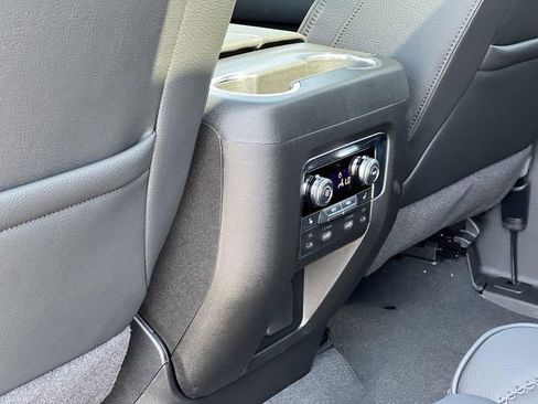 New 2026 GMC Yukon XL Denali w/ Denali Reserve Package AWD/4WD image 30