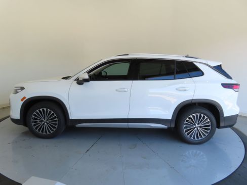 New 2025 Volkswagen Tiguan S image 8