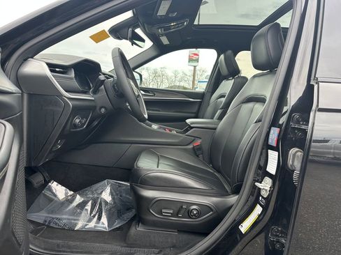 Used 2024 Jeep Grand Cherokee L Limited w/ Luxury Tech Group II image 27