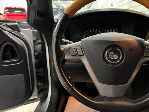Used 2005 Cadillac XLR RWD image 14