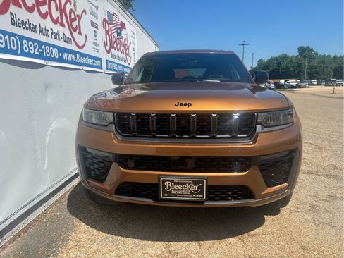 New 2026 Jeep Grand Cherokee Limited AWD/4WD image 5