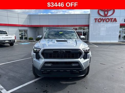 Used 2024 Toyota Tacoma TRD Sport image 2