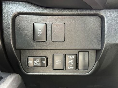 Used 2022 Toyota Tacoma TRD Sport w/ Technology Package image 23