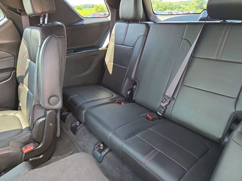Certified 2023 Chevrolet Traverse RS w/ LPO, Floor Liner Package AWD/4WD image 31