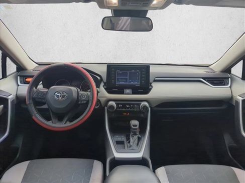 Used 2022 Toyota RAV4 XLE image 21