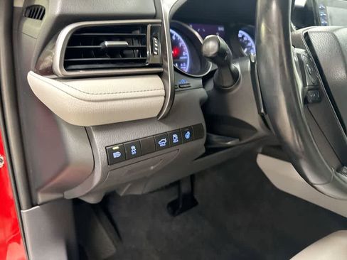 Used 2022 Toyota Camry SE image 39