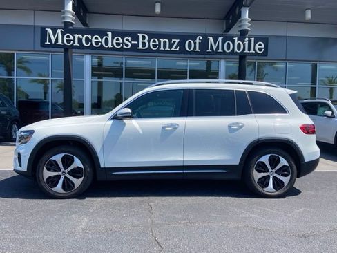 Used 2025 Mercedes-Benz GLB 250 4MATIC image 1
