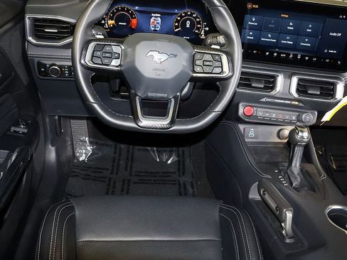 Used 2025 Ford Mustang GT Premium w/ GT Performance Package RWD image 3
