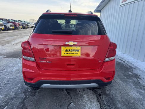 Used 2017 Chevrolet Trax LT w/ LT Convenience Package image 4