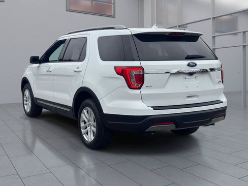Used 2019 Ford Explorer XLT w/ Equipment Group 202A AWD/4WD image 5