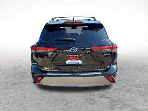 Used 2023 Toyota Highlander Platinum image 7