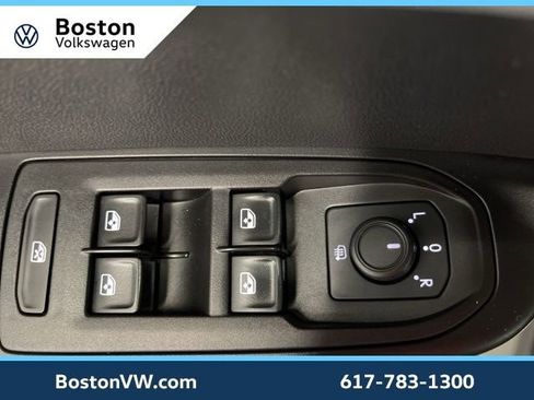 Used 2023 Volkswagen Taos SEL image 29