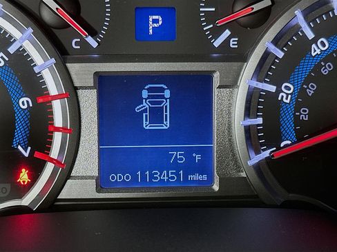 Used 2017 Toyota 4Runner SR5 AWD/4WD image 18