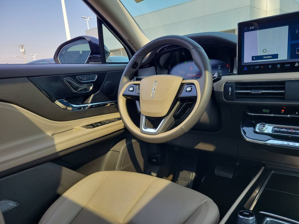 Certified 2023 Lincoln Corsair AWD w/ Equipment Group 101A image 13