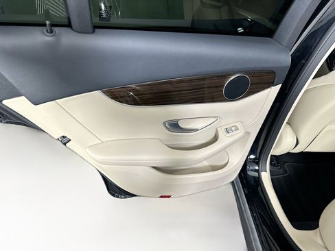 Used 2019 Mercedes-Benz GLC 300 image 26