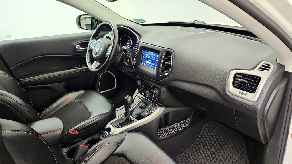 Used 2020 Jeep Compass Latitude w/ Popular Equipment Group AWD/4WD image 25