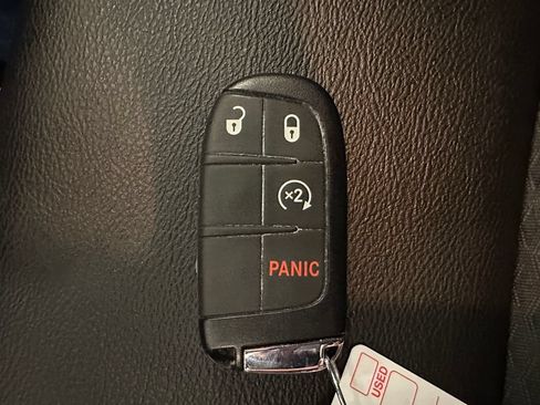 Used 2025 Jeep Compass Latitude AWD/4WD image 17
