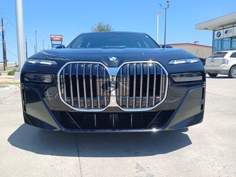 New 2025 BMW 740i w/ Executive Package image 2