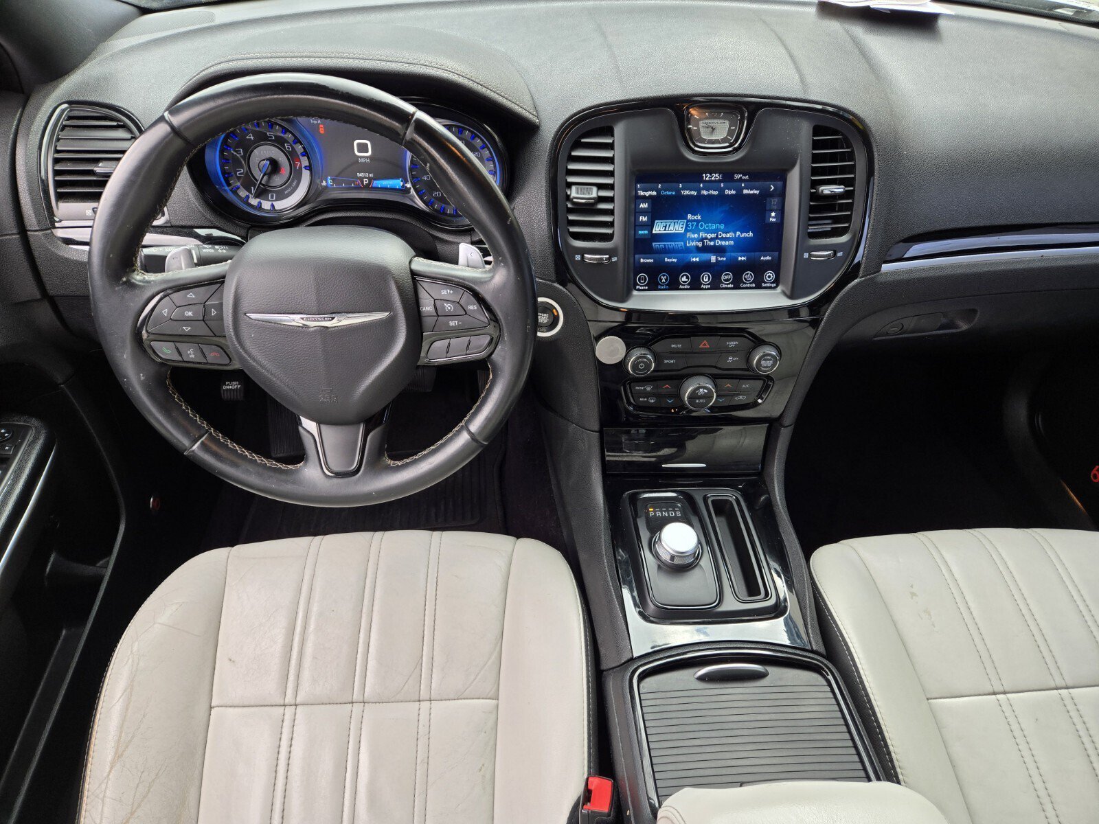 Used 2017 Chrysler 300 S RWD image 9