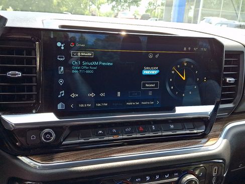 Used 2024 Chevrolet Silverado 1500 LT AWD/4WD image 17