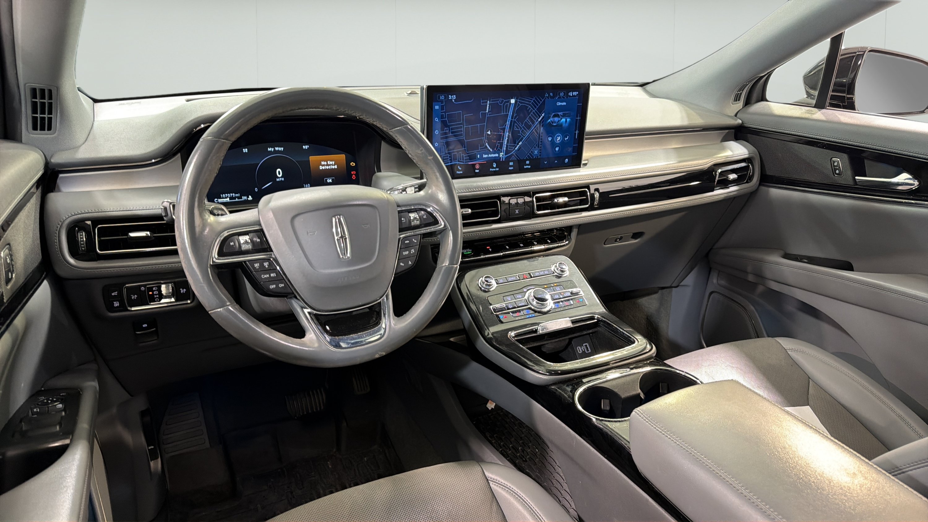 Used 2022 Lincoln Nautilus Reserve FWD image 21