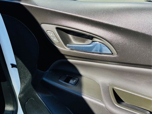 Used 2022 Chevrolet Equinox RS w/ RS Leather Package image 33