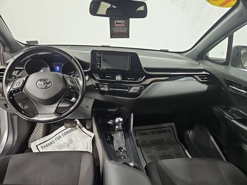 Used 2018 Toyota C-HR XLE FWD image 13