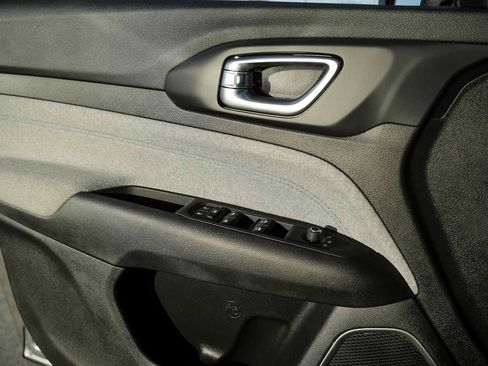 Used 2024 Jeep Compass Sport image 24