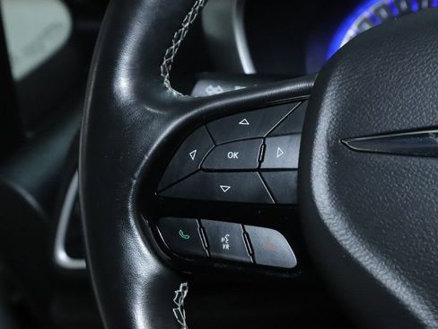 Used 2021 Chrysler Pacifica Touring-L w/ Uconnect Theater Family Group image 22