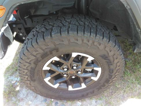 Used 2026 Jeep Gladiator Rubicon AWD/4WD image 12